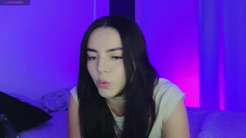 Snapshot of sarah_swtt chatting on November 21, 4:11 am - next broadcast 28 nov 7 pm Col online show from November 21, 4:11 am