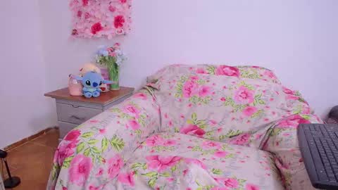 sarahajhoness online show from March 5, 5:53 pm