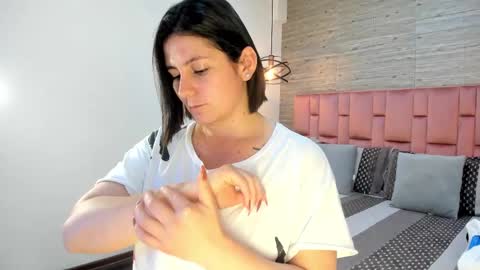 Sarah Deyvis online show from February 21, 7:32 pm