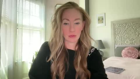Sarah online show from May 7, 7:19 pm