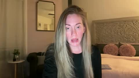 Sarah online show from May 10, 3:44 am