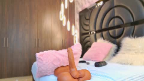 Sarah online show from February 17, 2:26 pm