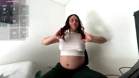 Snapshot of sarahhh_0 chatting on May 6, 7:52 pm Sarahhh 0 online show from May 6, 7:52 pm