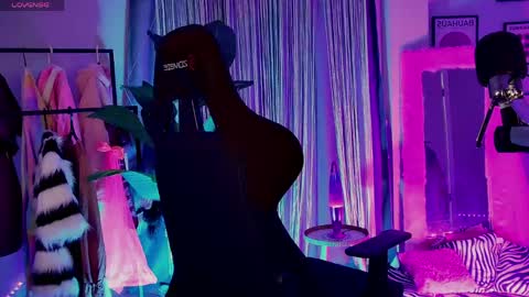 Divine Sarah NONUDE model online show from April 20, 1:58 pm