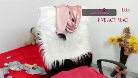 Sarah online show from April 17, 5:16 pm