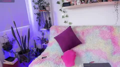 Snapshot of sarahminage_ chatting on June 4, 7:42 pm Sarah NEW ACCOUNT online show from June 4, 7:42 pm