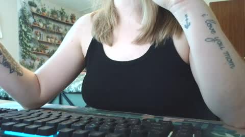 Sarah online show from June 11, 10:41 pm