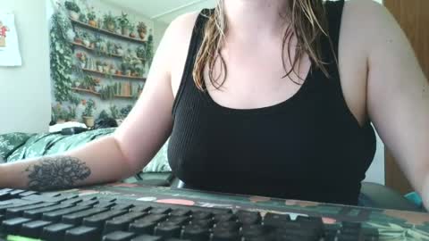 Sarah online show from July 5, 8:27 pm