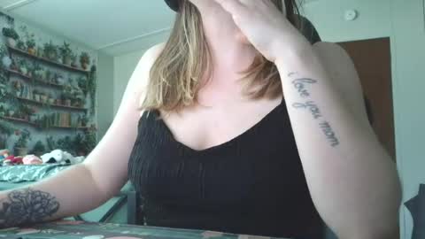 Sarah online show from July 15, 9:31 pm