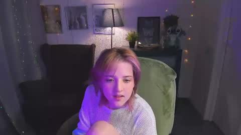 Sarah online show from May 13, 4:37 pm