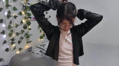 Sarah  online show from January 12, 7:41 pm