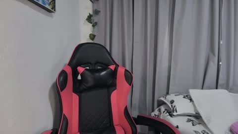 Sarah  online show from April 12, 6:35 pm