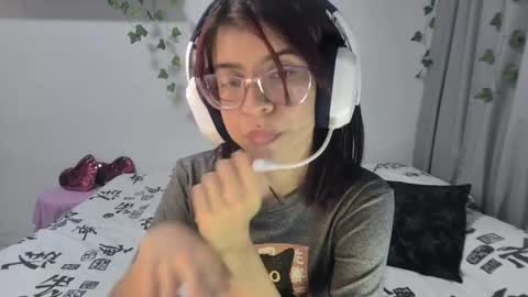 Sarah  online show from June 3, 8:03 pm
