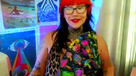 Snapshot of saraht666 chatting on October 22, 3:34 pm Sarah T online show from October 22, 3:34 pm