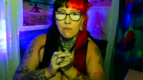 Sarah T online show from July 18, 8:18 am