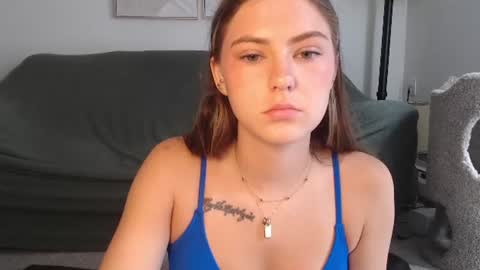Snapshot of sarahxaoliver1 chatting on July 8, 2:21 pm SarahxOliver online show from July 8, 2:21 pm