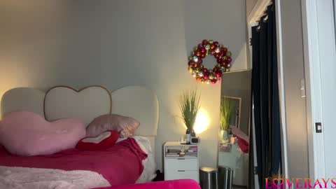 Back from Vacay  Follow for more here  online show from September 28, 4:40 am