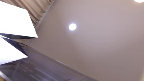 Snapshot of saralugo chatting on March 2, 12:45 pm Sara Lugo online show from March 2, 12:45 pm