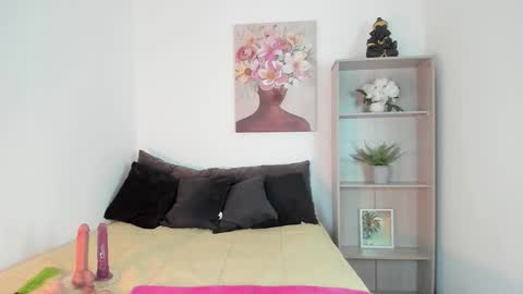 saramilf_69 online show from January 17, 1:38 pm