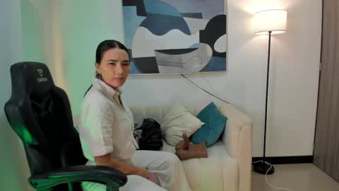 I am Sara  online show from June 2, 12:34 am