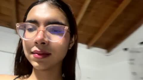 Snapshot of sarasaenz999 chatting on March 1, 5:31 am sarasaenz999 online show from March 1, 5:31 am