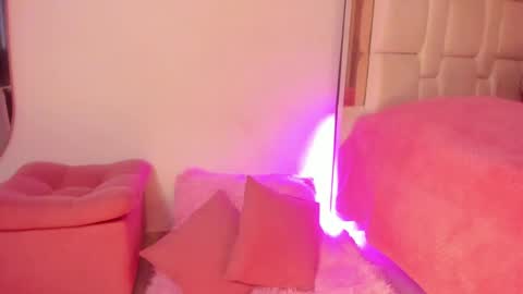 Snapshot of saratorresxx chatting on February 19, 2:55 pm Sara online show from February 19, 2:55 pm