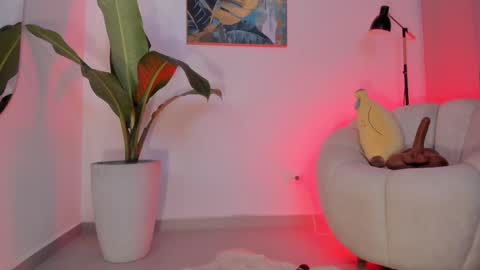 Sara Winstone online show from November 7, 11:16 pm