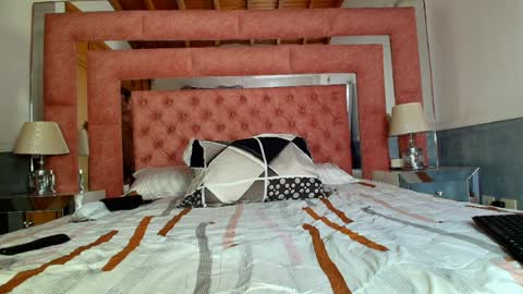 Sara Rivera online show from April 2, 7:44 pm