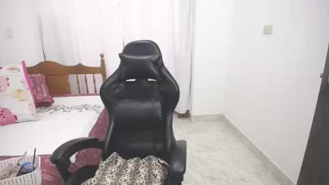 saray1221 online show from January 10, 7:04 pm