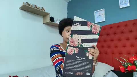 Snapshot of saray_mardez chatting on September 14, 12:15 pm Saray Mardez online show from September 14, 12:15 pm