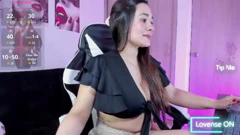 Snapshot of saray_mendoza chatting on June 22, 7:11 pm Saray Mendoza online show from June 22, 7:11 pm