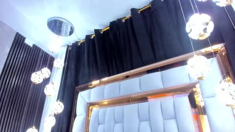 Snapshot of sarayroyse chatting on November 30, 7:18 pm Saray online show from November 30, 7:18 pm