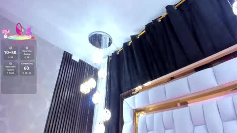 Snapshot of sarayroyse chatting on December 1, 7:19 pm Saray online show from December 1, 7:19 pm