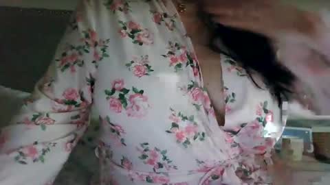 Sara online show from April 25, 2:03 pm