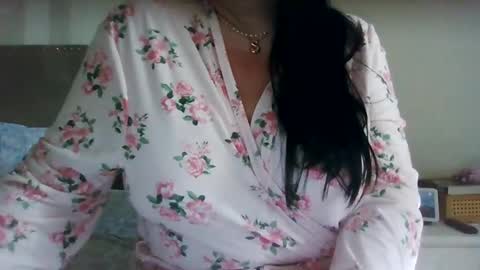 Snapshot of saretta46 chatting on May 6, 9:31 pm Sara online show from May 6, 9:31 pm