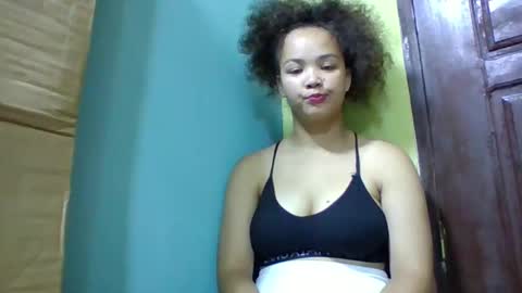 sarhon917962 online show from April 16, 6:47 am