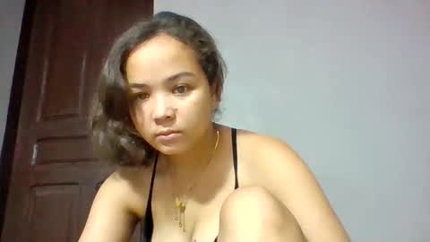 Snapshot of sarhon917962 chatting on June 4, 8:26 pm sarhon917962 online show from June 4, 8:26 pm