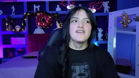 Sari  online show from December 19, 9:00 pm