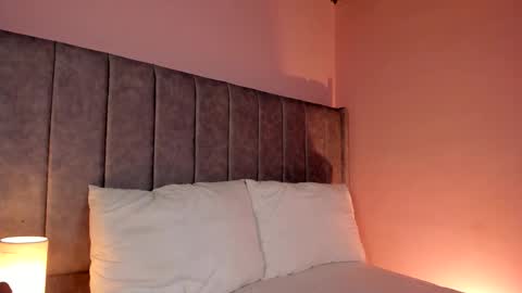 Sara Garcia online show from March 18, 5:10 am