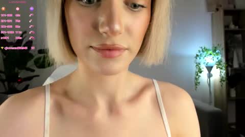 Your Selena 3 online show from January 19, 3:10 am