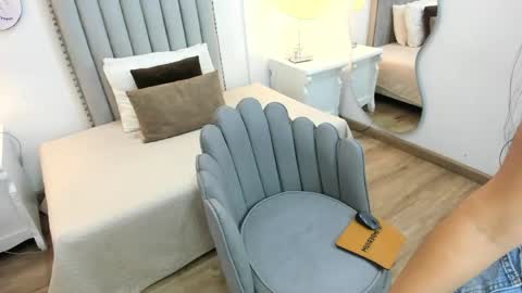 sarit_ online show from May 5, 11:51 am