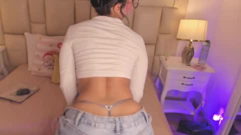 sarit_ online show from May 25, 7:42 pm