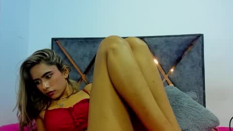 Snapshot of sarita_jones23 chatting on January 5, 8:21 pm sarita_jones23 online show from January 5, 8:21 pm