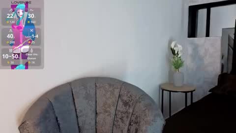 sarah online show from December 17, 8:26 pm