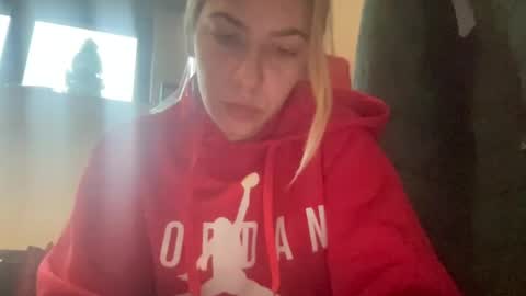 Snapshot of sarrah_rossy chatting on February 1, 9:54 am Sarrah online show from February 1, 9:54 am