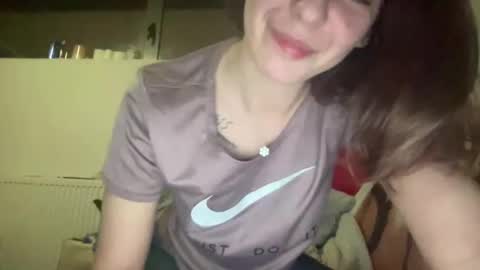 Snapshot of sarrah_rossy chatting on March 12, 8:31 pm Sarrah online show from March 12, 8:31 pm