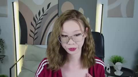 SarahRice online show from February 11, 4:45 pm