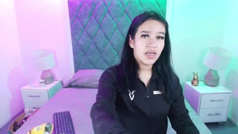 Sasha online show from April 6, 7:15 pm