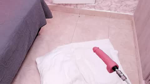 Snapshot of sasha_brownie_ chatting on November 7, 9:04 pm Sasha online show from November 7, 9:04 pm