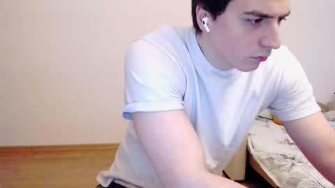 Snapshot of sasha_calvin chatting on February 12, 8:27 am sasha_calvin online show from February 12, 8:27 am